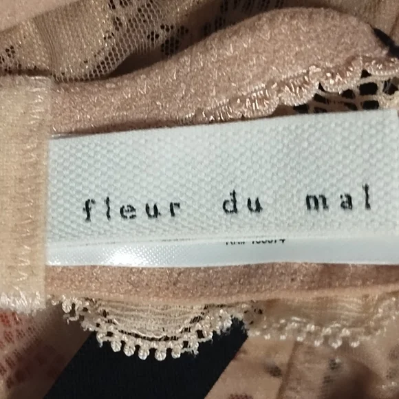 **RARE ** NWOT Fleur Du Mal Lace Underwire Bra in Blush and Black